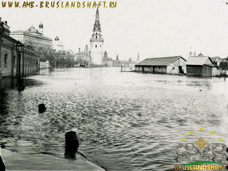 Затопленная брусчатка на Красной площади История Москвы